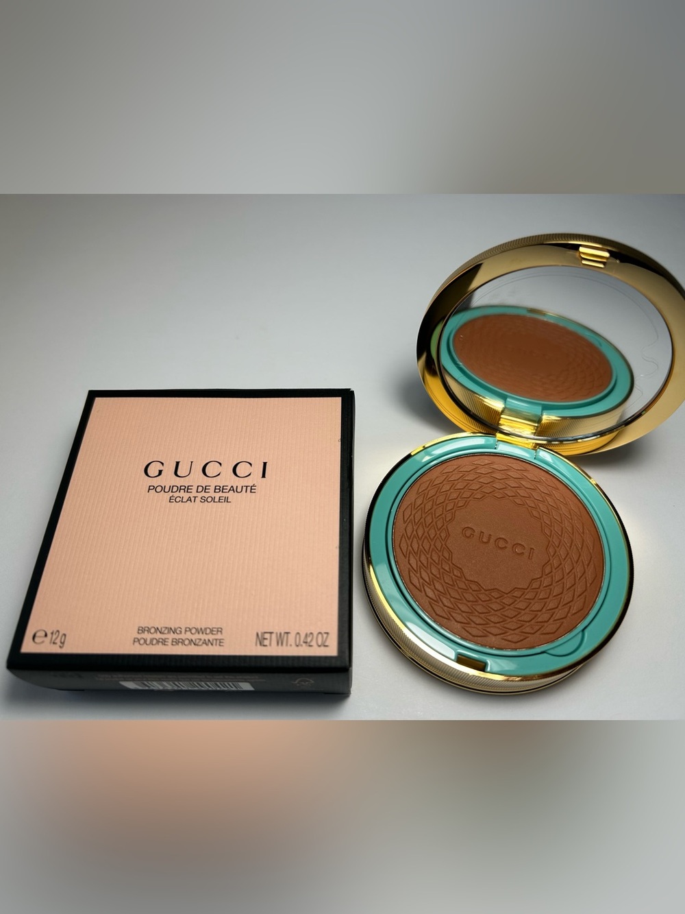 NWT🌷(04) Gucci Sun-Kissed Glow Powder Bronzer in - Tan